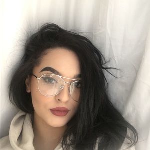 HELP GET ME TO 400 FOLLOWS ON INSTA @melissa.lugli